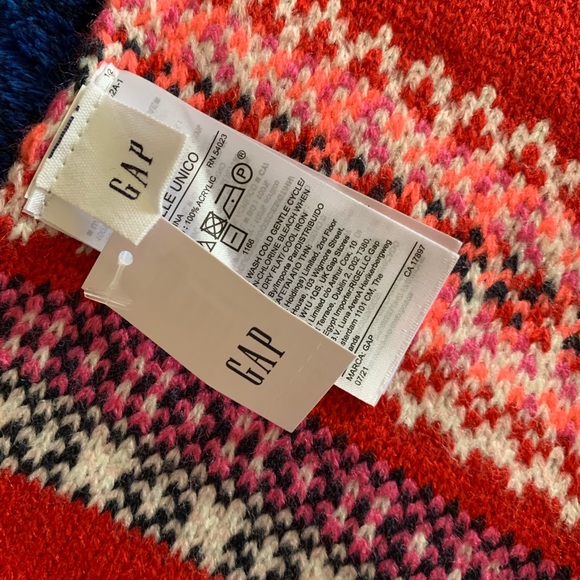 GAP Fair Isle Scarf - Picture 4 of 5
